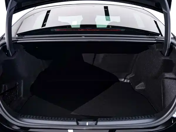 Mercedes-Benz E-Class 2025, фото 30