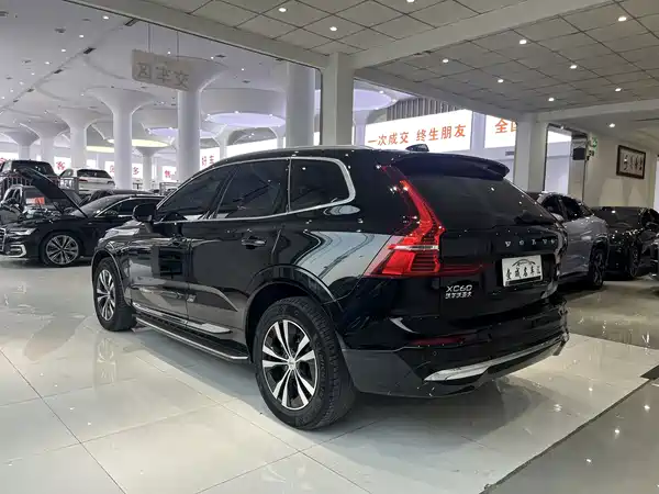 Volvo XC60 2025, фото 7