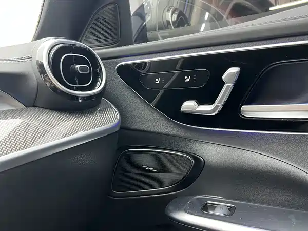 Mercedes-Benz C-Class 2023, фото 16