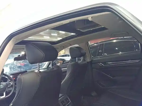 Honda Accord 2022, фото 17