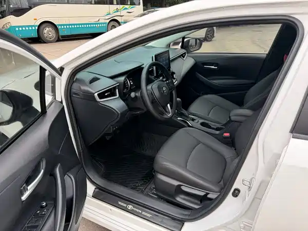 Toyota Corolla 2021, фото 4