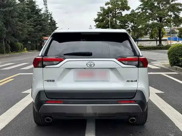 Toyota RAV4 2022, фото 8