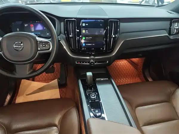 Volvo XC60 2024, фото 13