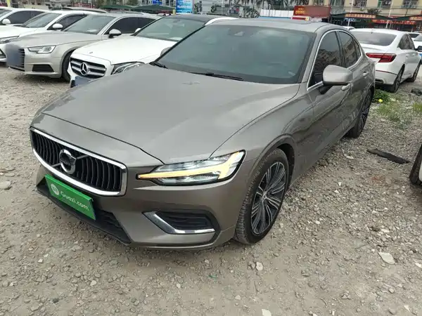 Volvo S60 2022, фото 2