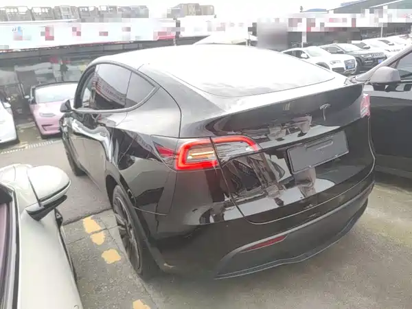 Tesla Model Y 2022, фото 4