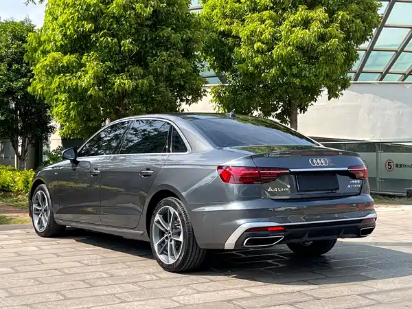 Audi A4L 2022, фото 9