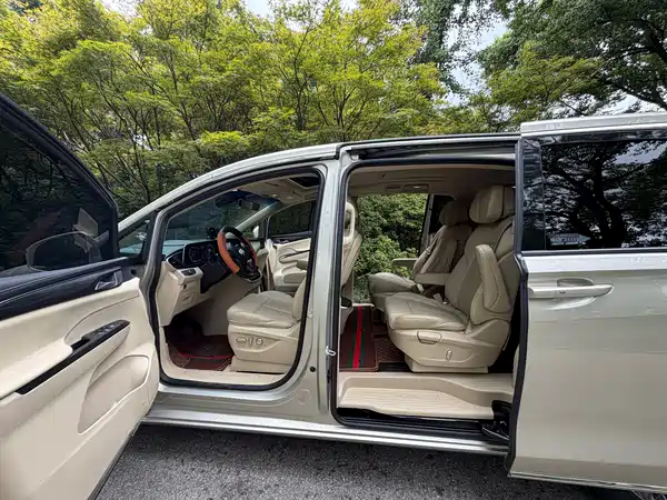Buick GL8 2023, фото 9