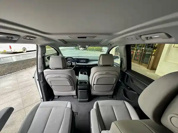 Buick GL8 2025, фото 11