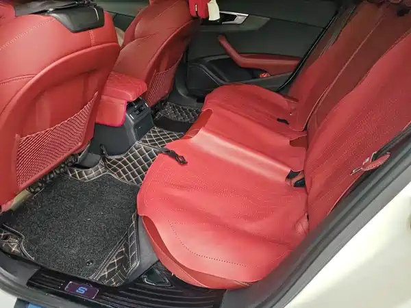Audi A4L 2023, фото 14