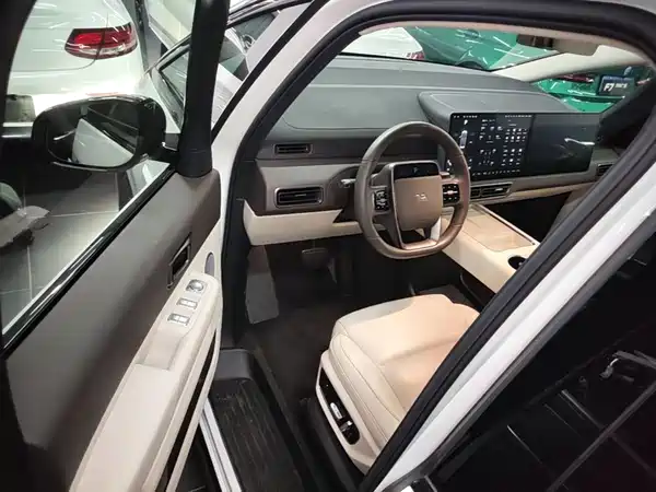 Li Auto MEGA 2024, фото 12