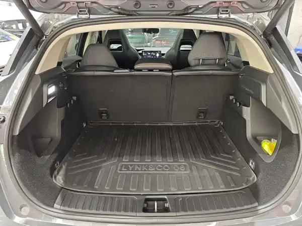 Lynk & Co 06 EM-P 2022, фото 8