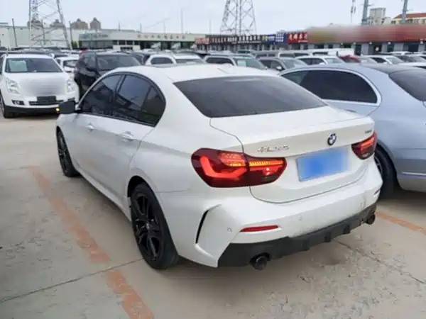 BMW 1 Series 2023, фото 4