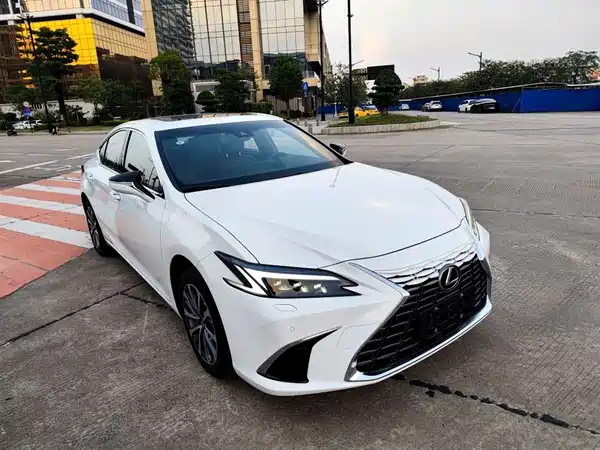 Lexus ES 2025, фото 3