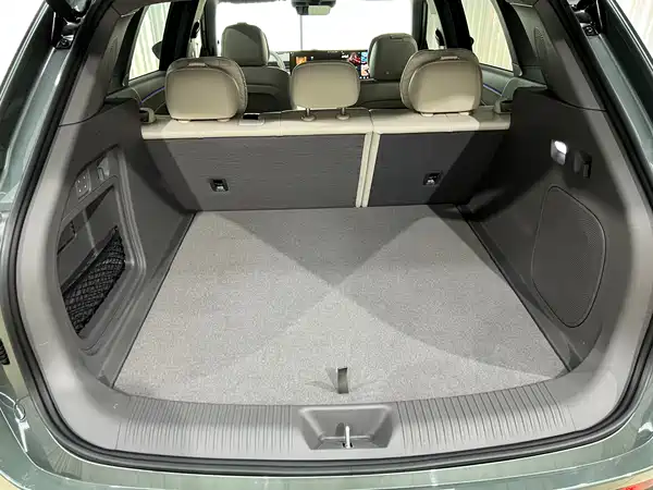 Hongqi HS6 PHEV 2026, фото 16