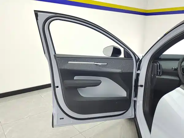 Volvo EX30 2025, фото 7