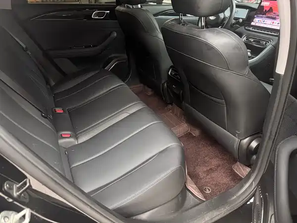 Geely Emgrand 2026, фото 11