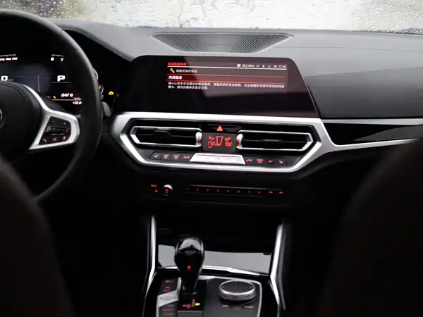 BMW 3 Series 2022, фото 23