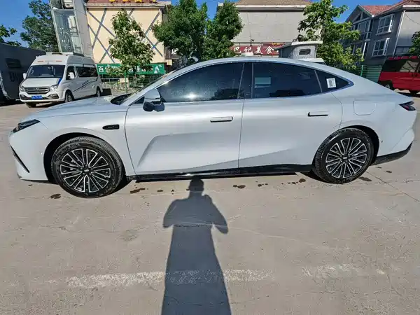 Geely Galaxy Starshine 8 2025, фото 3