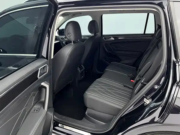 Volkswagen Tiguan L 2023, фото 16