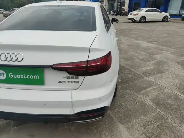 Audi A4L 2023, фото 7