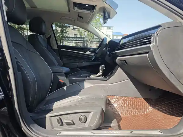 Volkswagen Passat 2023, фото 10