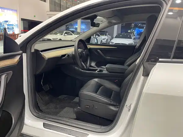 Tesla Model Y 2022, фото 8