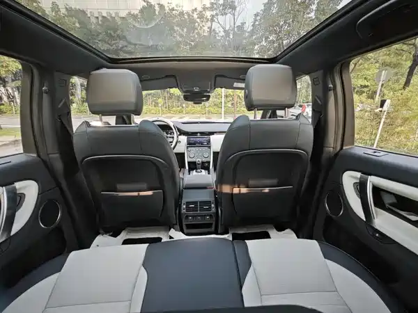 Land Rover Discovery Sport 2022, фото 14