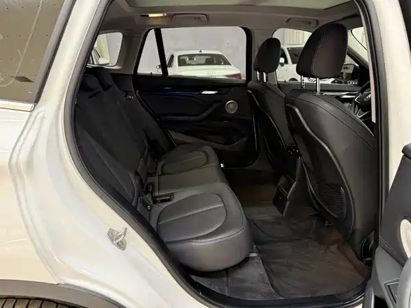 BMW X1 2022, фото 21