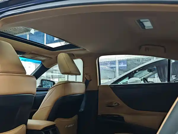 Lexus ES 2022, фото 10