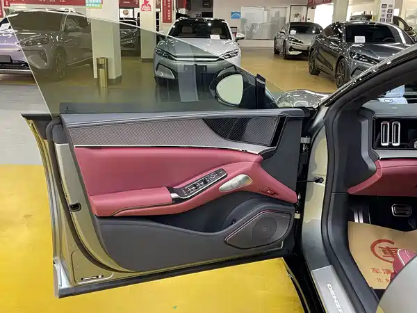 Denza Z9 GT 2026, фото 6