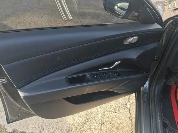 Hyundai Elantra 2023, фото 7