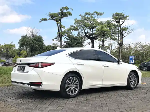 Lexus ES 2023, фото 6