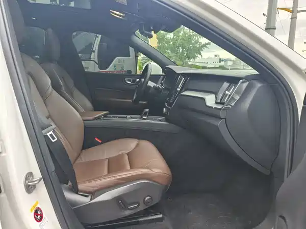 Volvo XC60 2024, фото 13