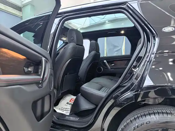 Land Rover Discovery Sport 2023, фото 11