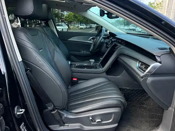 Hongqi H5 2023, фото 17