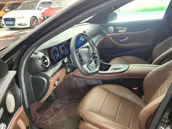 Mercedes-Benz E-Class 2023, фото 4