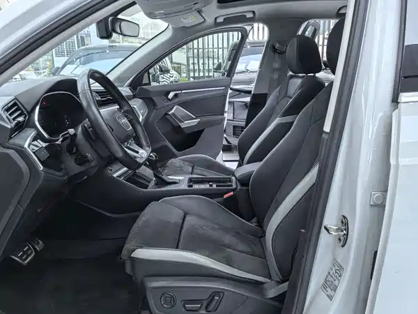 Audi Q3 2022, фото 5