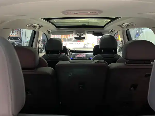 Audi Q7 2023, фото 21