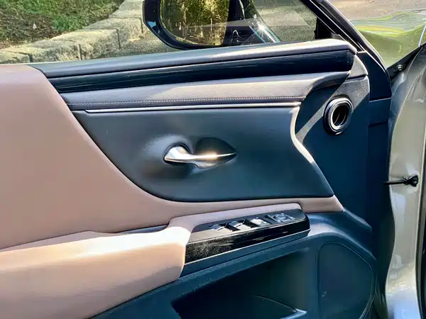 Lexus ES 2021, фото 17