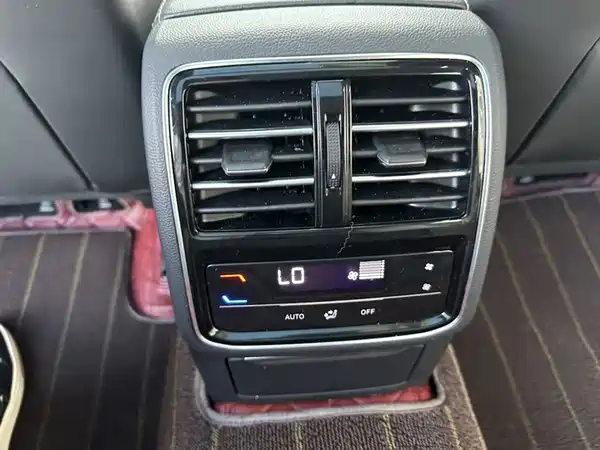Volkswagen Magotan 2023, фото 16