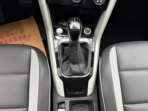 Volkswagen T-ROC 2023, фото 17