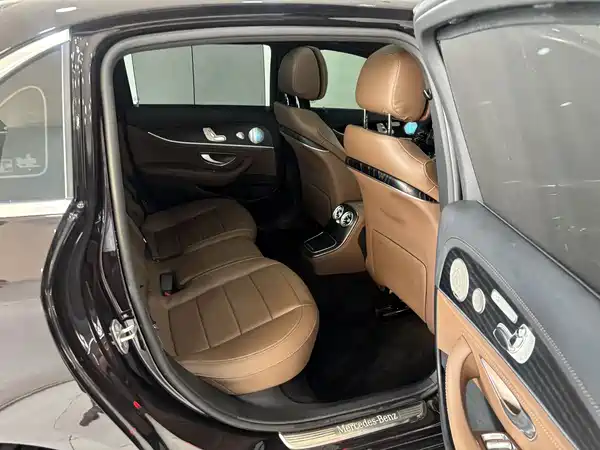 Mercedes-Benz E-Class 2023, фото 24