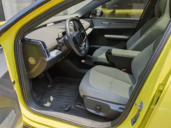 Volvo EX30 2025, фото 7