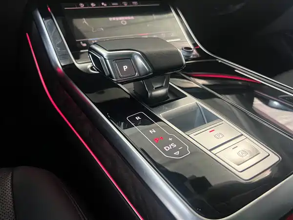 Audi Q8 2022, фото 14