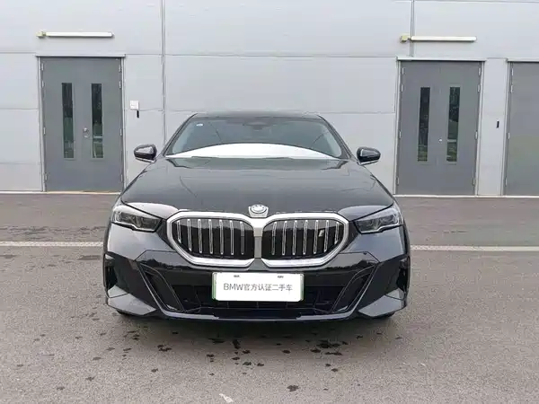 BMW i5 2025, фото 2