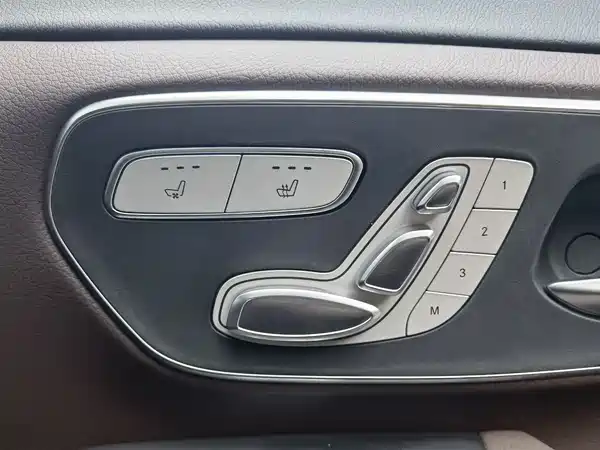 Mercedes-Benz V-Class 2024, фото 19