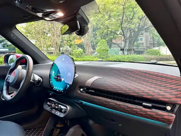 MINI JCW Electric 2025, фото 17