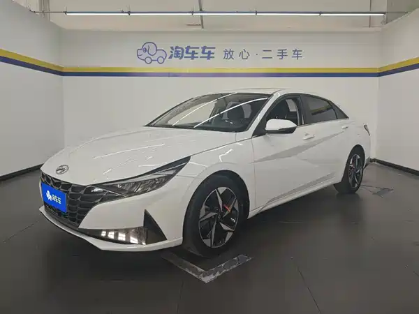 Hyundai Elantra 2022