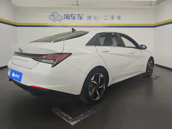 Hyundai Elantra 2022, фото 3