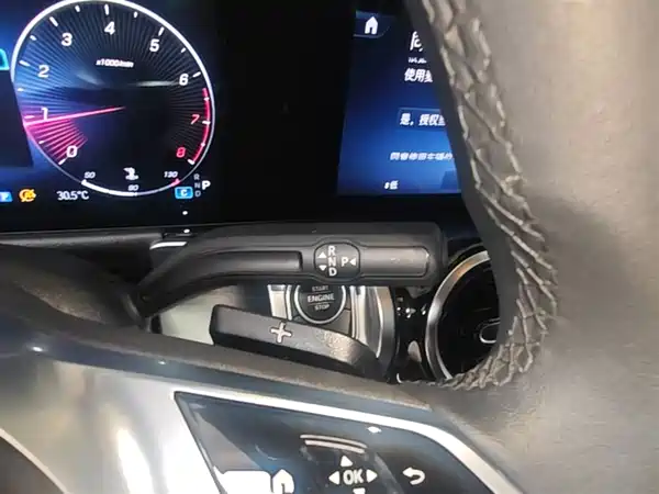 Mercedes-Benz GLB 2024, фото 13